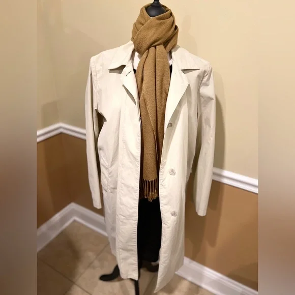 Banana Republic Women's Trench Rain Coat - Picture 4 of 4